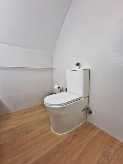 Encantador Duplex Para 6 A 1 Minuto De La Playa ベナルマデナ エクステリア 写真