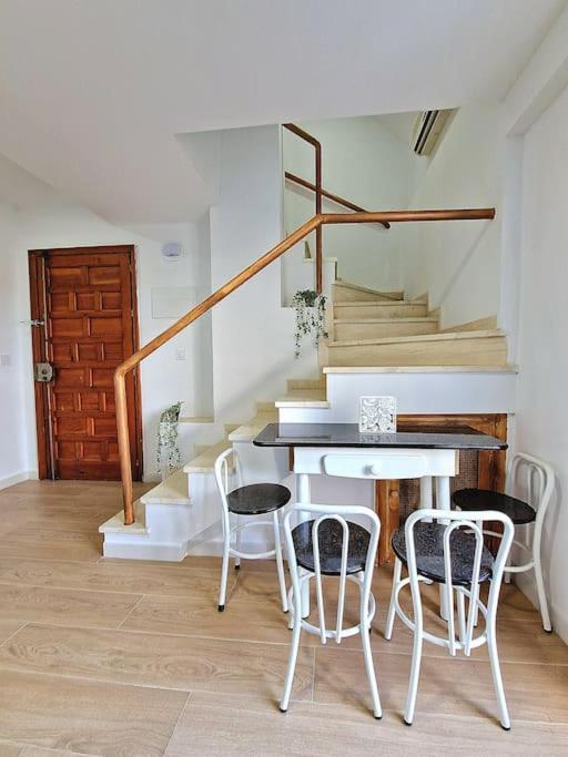 Encantador Duplex Para 6 A 1 Minuto De La Playa ベナルマデナ エクステリア 写真