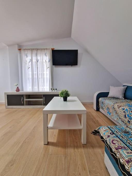 Encantador Duplex Para 6 A 1 Minuto De La Playa ベナルマデナ エクステリア 写真